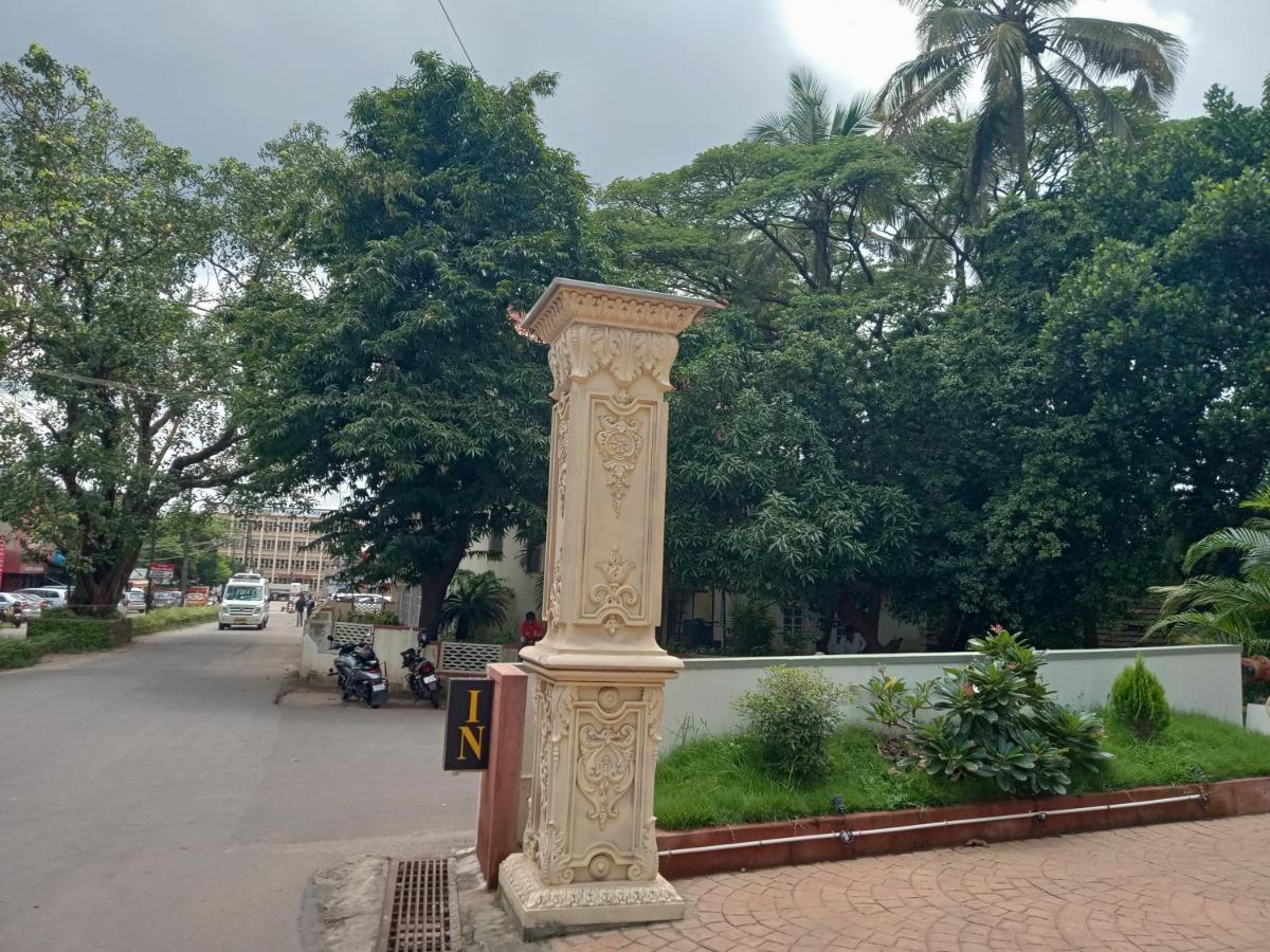 Hotel Madhuvan Serai Manipal Extérieur photo