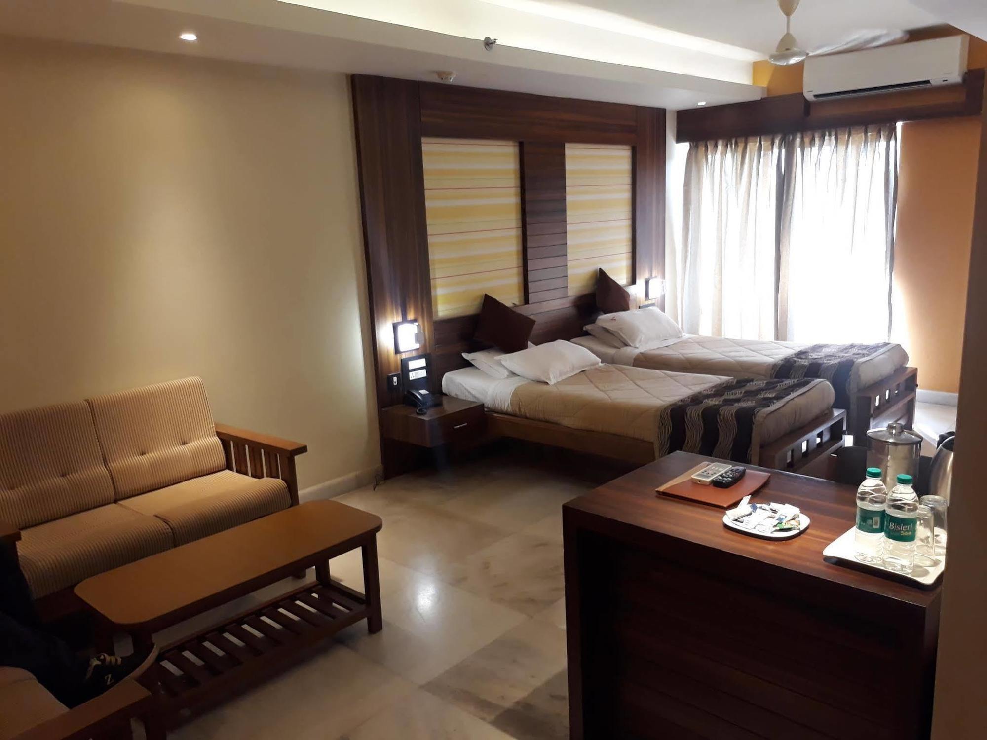 Hotel Madhuvan Serai Manipal Extérieur photo