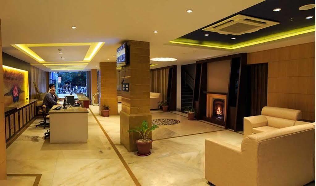 Hotel Madhuvan Serai Manipal Extérieur photo