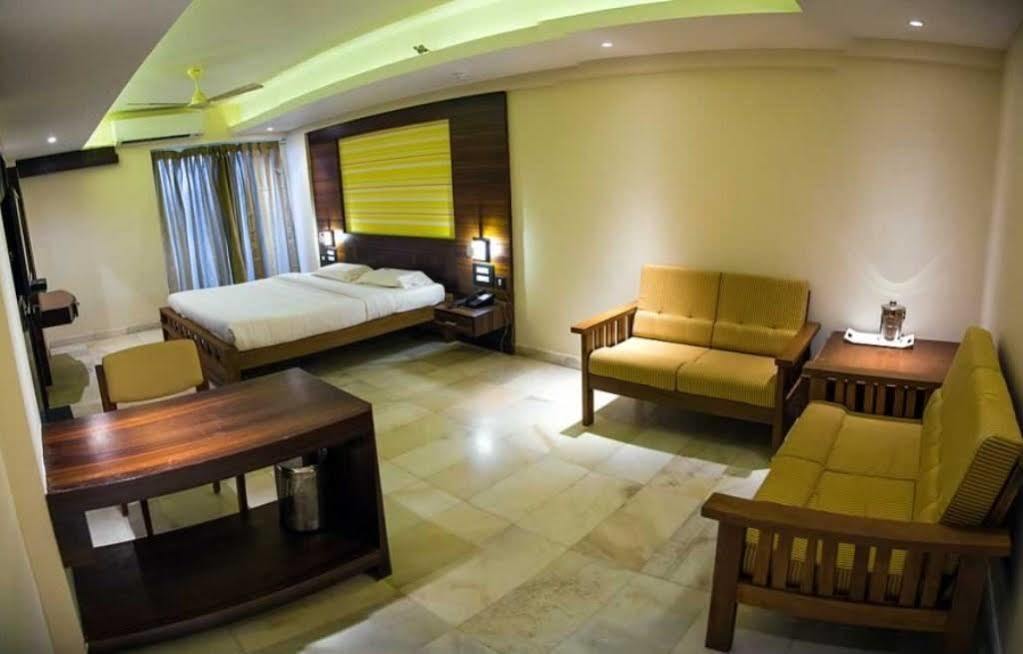 Hotel Madhuvan Serai Manipal Extérieur photo