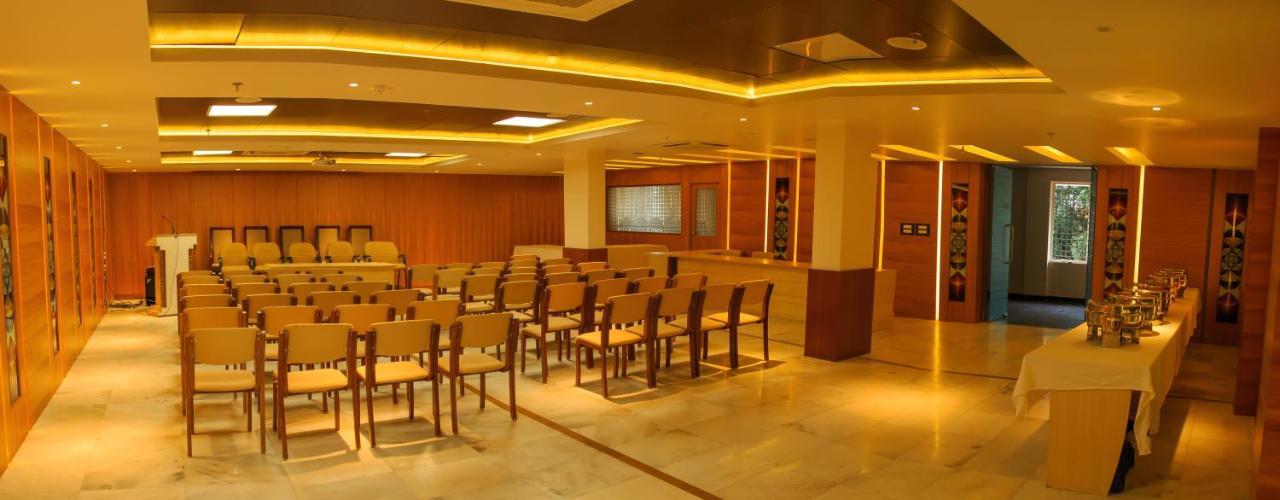 Hotel Madhuvan Serai Manipal Extérieur photo